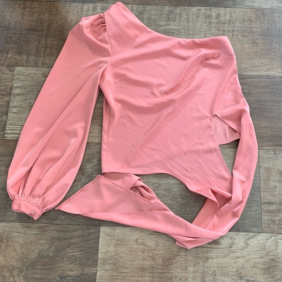 Lovers & Friends Kendall pink single sleeve side tie blouse - Picture 8 of 14